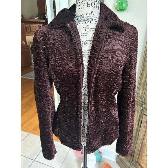 Giancarlo Ferrari Women's Chocolate Sculpted Velvet Jacket - Picture 9 of 9